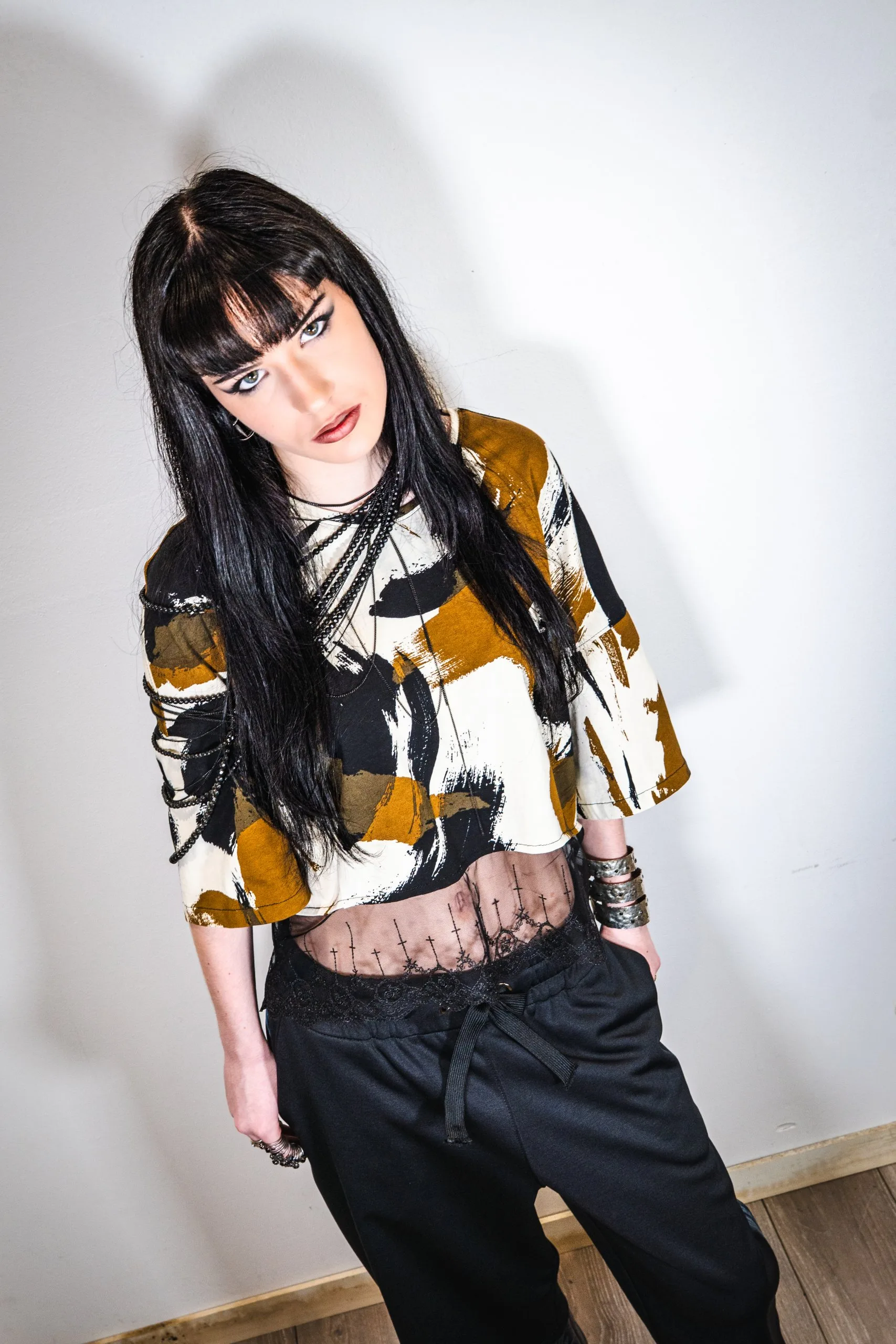 CROPTOP FREAKY BUNNY, Détails dentelles manches et buste, ecce OPNI