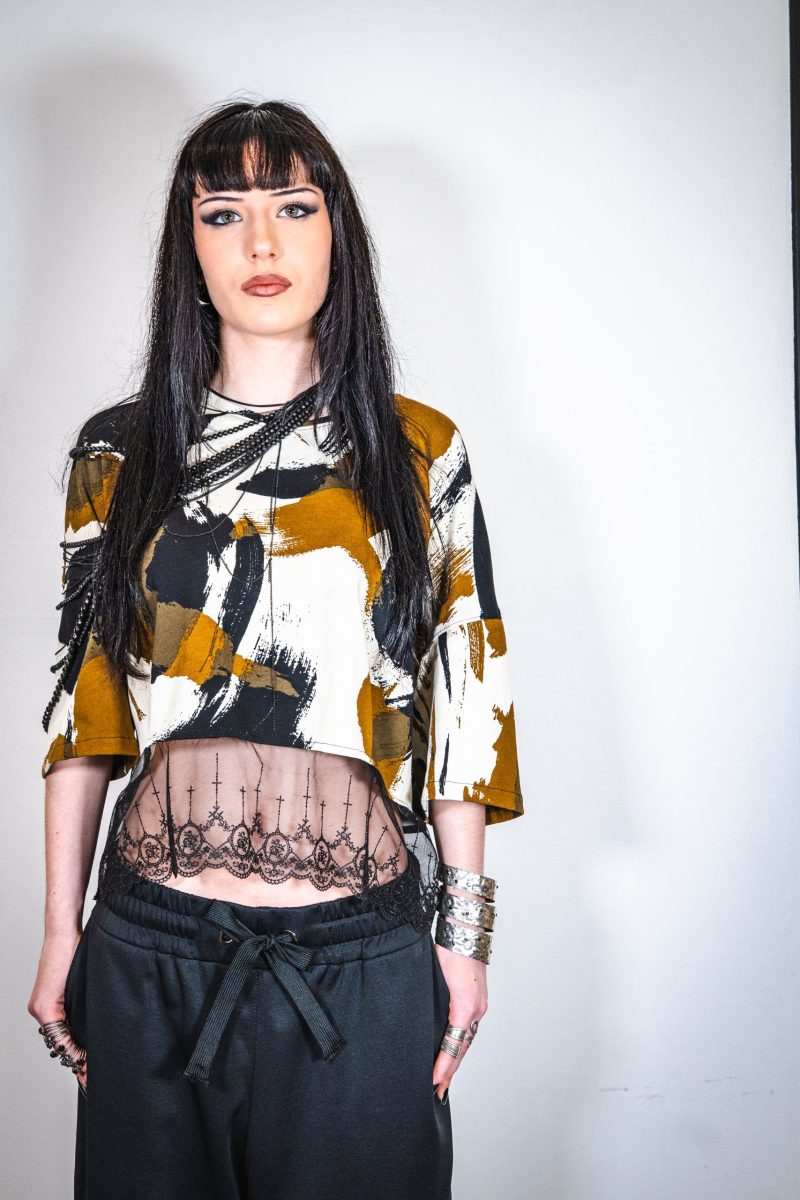 Crop top FREAKY BUNNY, haut upcyclé unisexe ecce OPNI