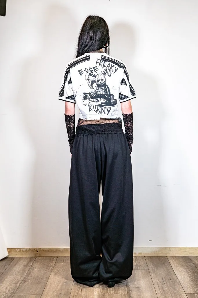 FREAKY BUNNY SPORTY CROPTOP, Peinture dos « FREAKY BUNNY », ecce OPNI