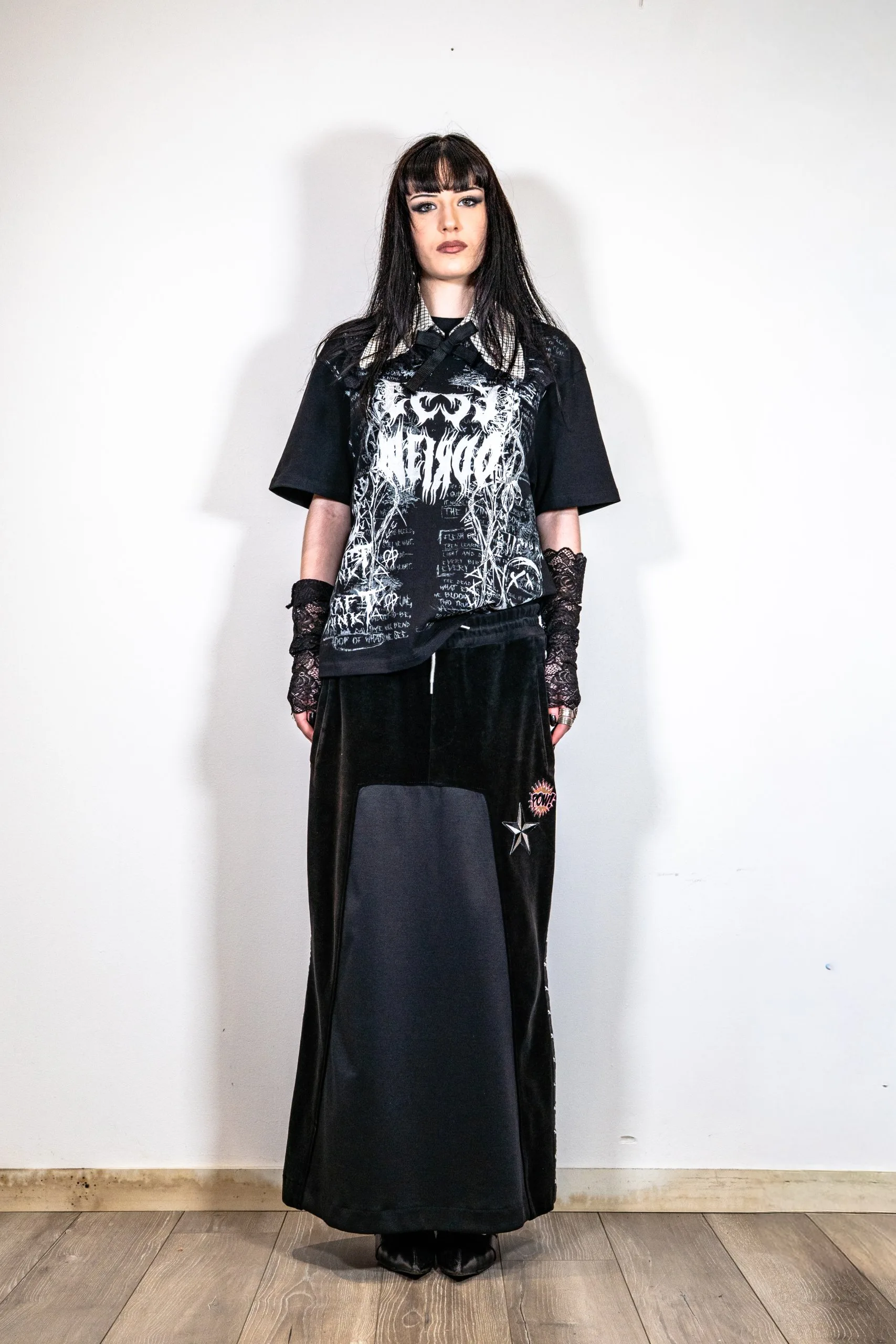 NO MORE ROSES T-SHIRT, Modèle à gros grammage 220g/M, ecce OPNI