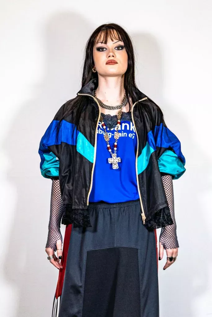 Crop jacket FREAKY BUNNY imprimé, vêtement upcyclé ecce OPNI