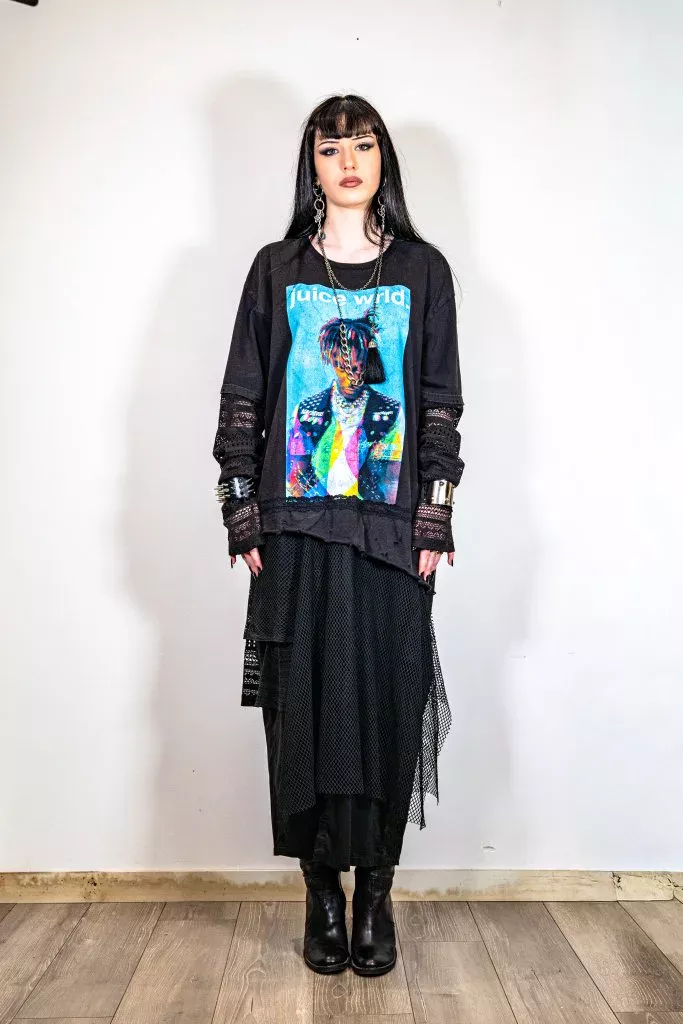 Robe JUICEWORLD en jupon résille et dentelle, t-shirt transformé ecce OPNI